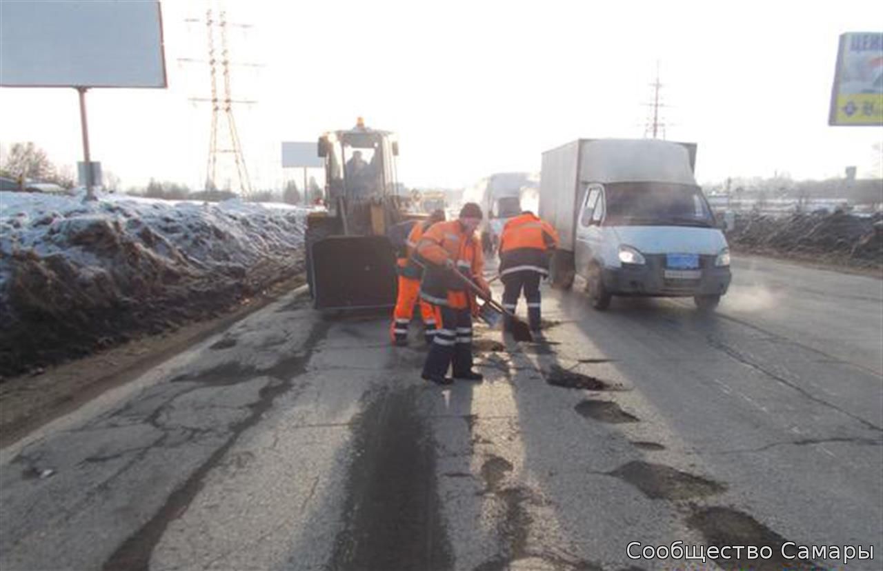 На Ракитовском шоссе заделали ямы на площади 329 кв. метров